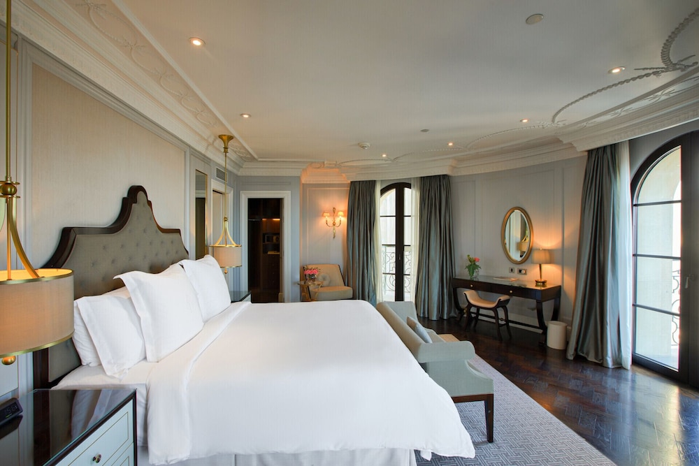 PROMENADE, SUITE