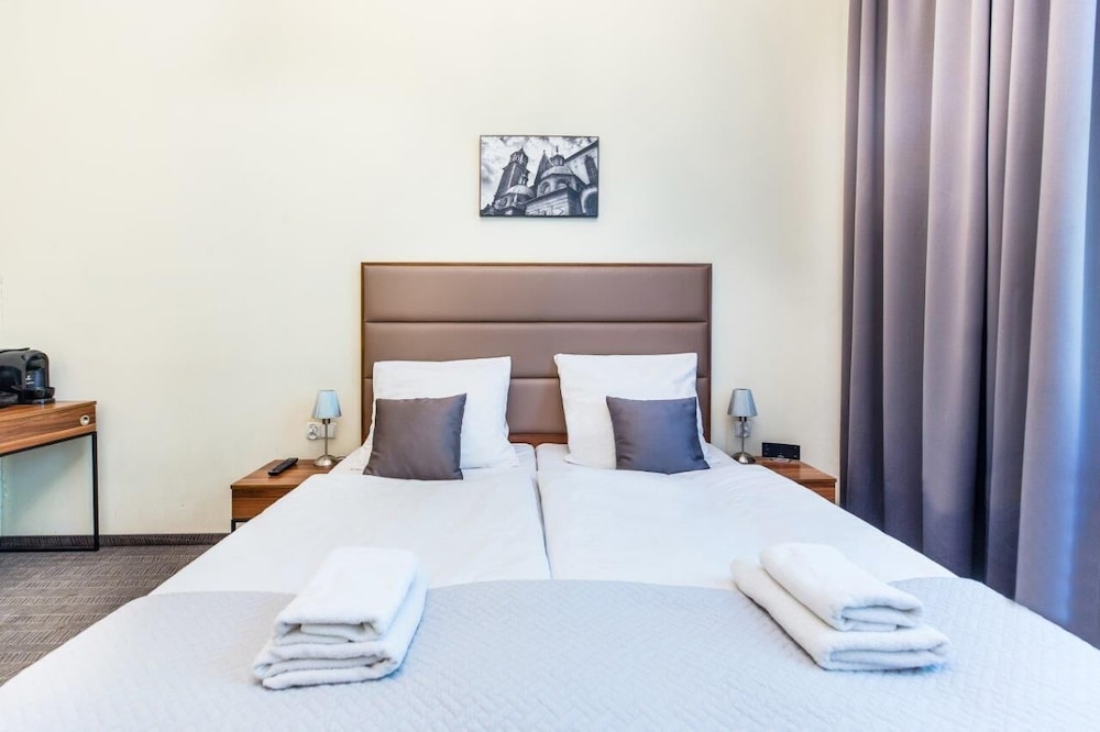 Aparthotel Old Town 12/30