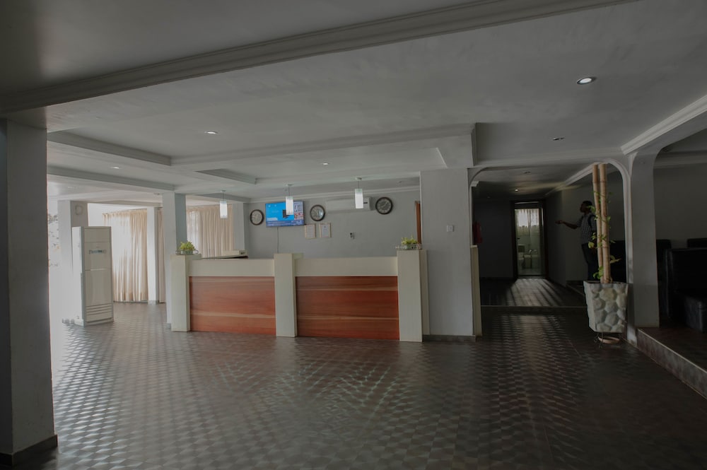 Crystal Rose Ambassador Hotel 7/30