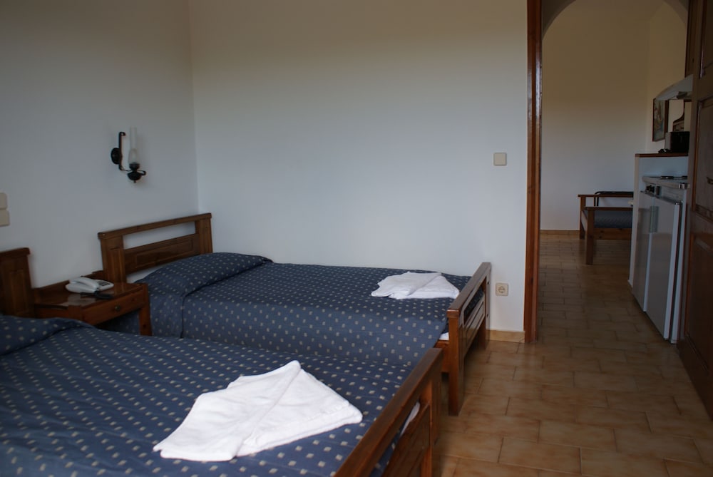 SUNNY SUITES 21/51