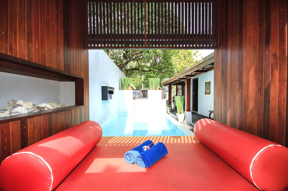 Pao Jin Poon Beach Front Villa 39/56