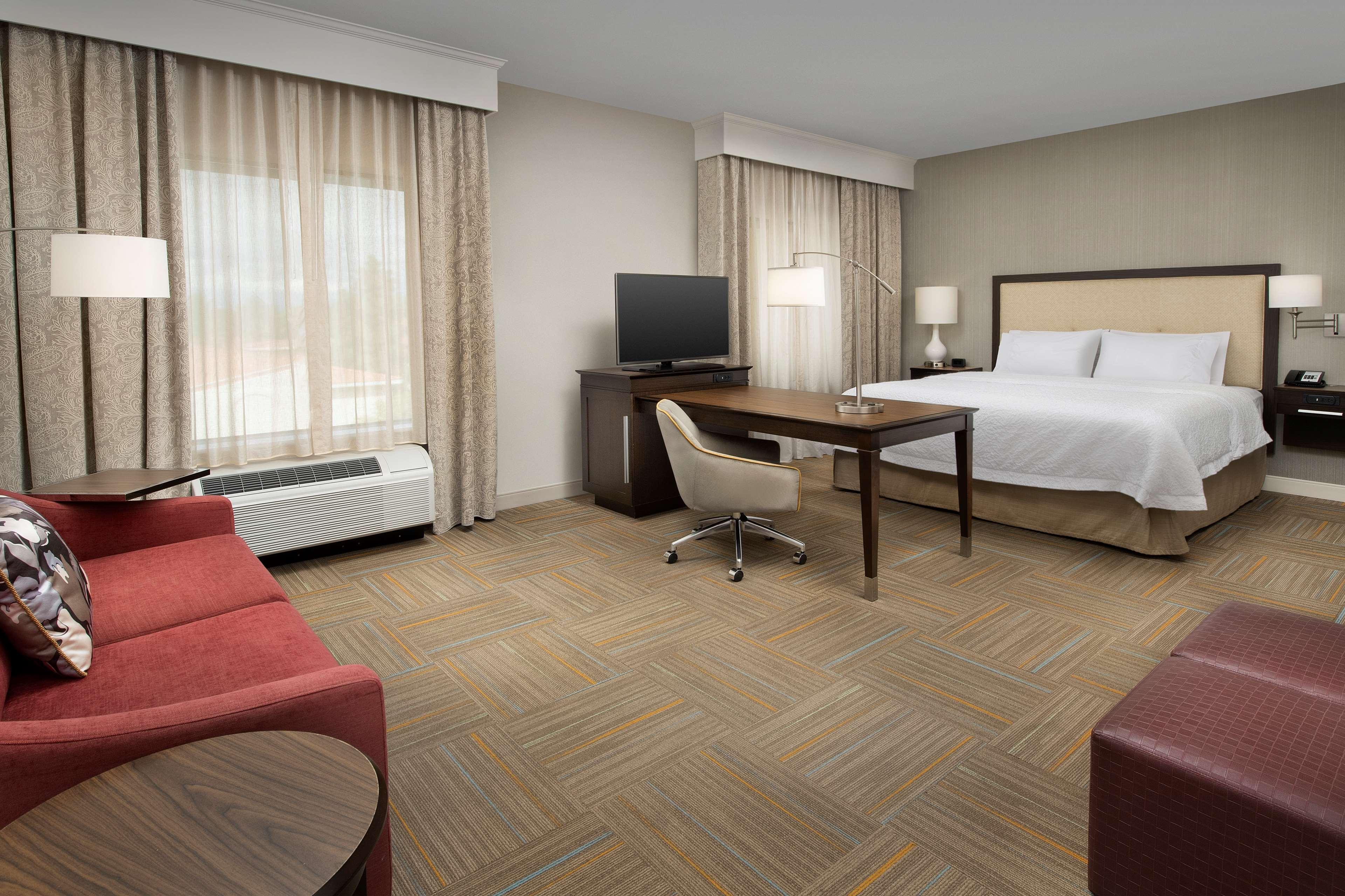 STUDIO, SUITE, KING BED