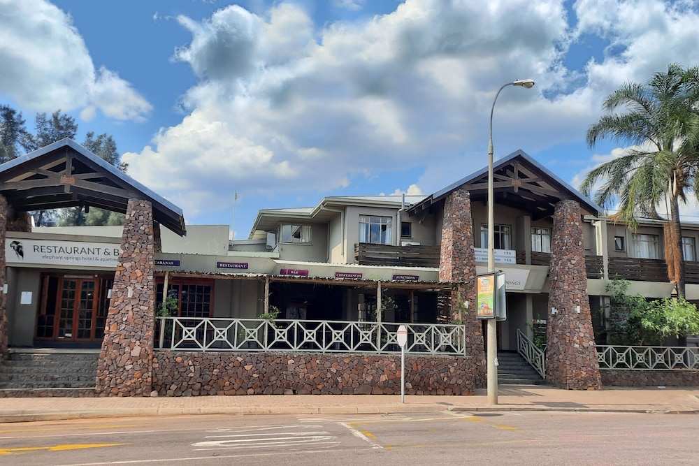 Elephant Springs Hotel &amp; Cabanas 1/80