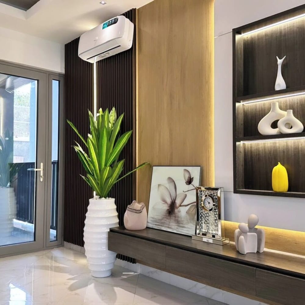 Adna Hotel 35/50