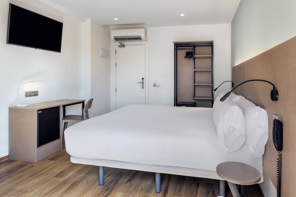 Double Room with Two Beds or Twin Room