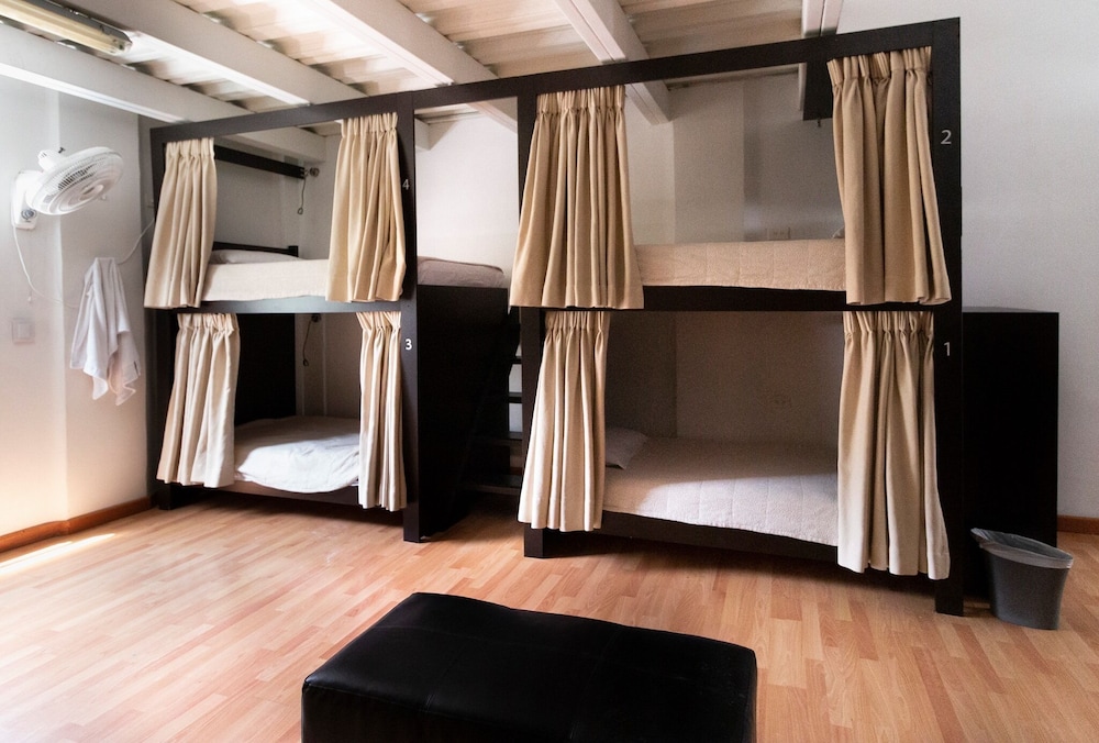 Hostal Lleras Calle 8 41/49