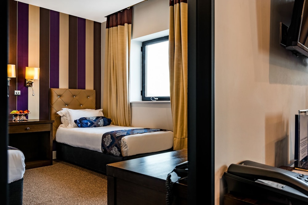 Grand Sapphire Hotel 12/35