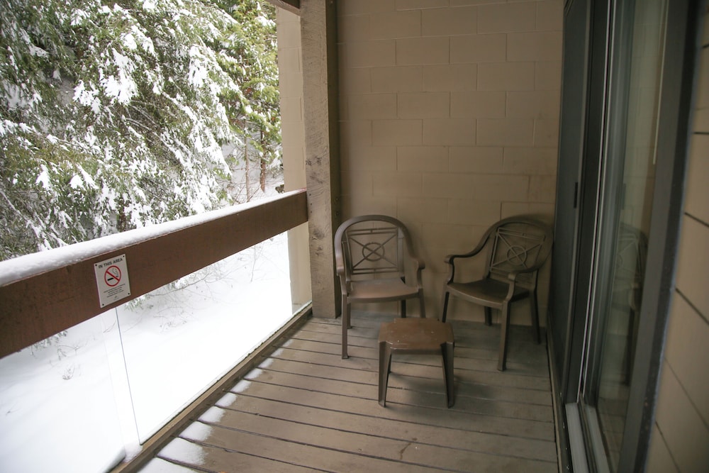 Tantalus Resort Lodge 29/55