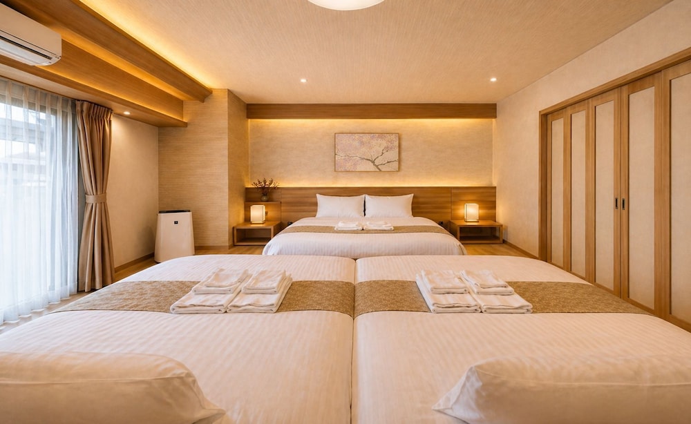 DELUXE, STUDIO, SUITE