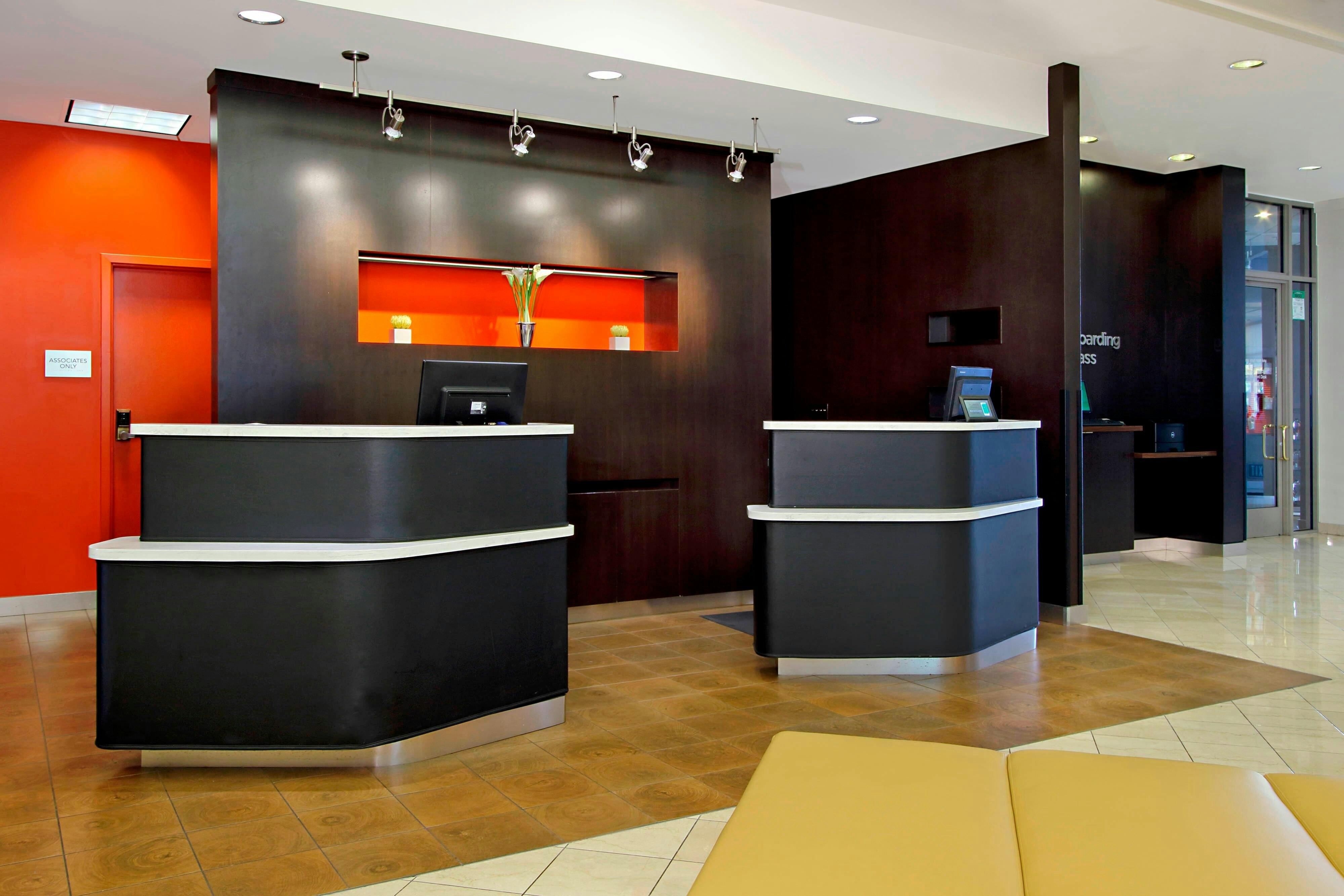 Lobby at COURTYARD OAKLAND DOWNTOWN, OAKLAND - CA