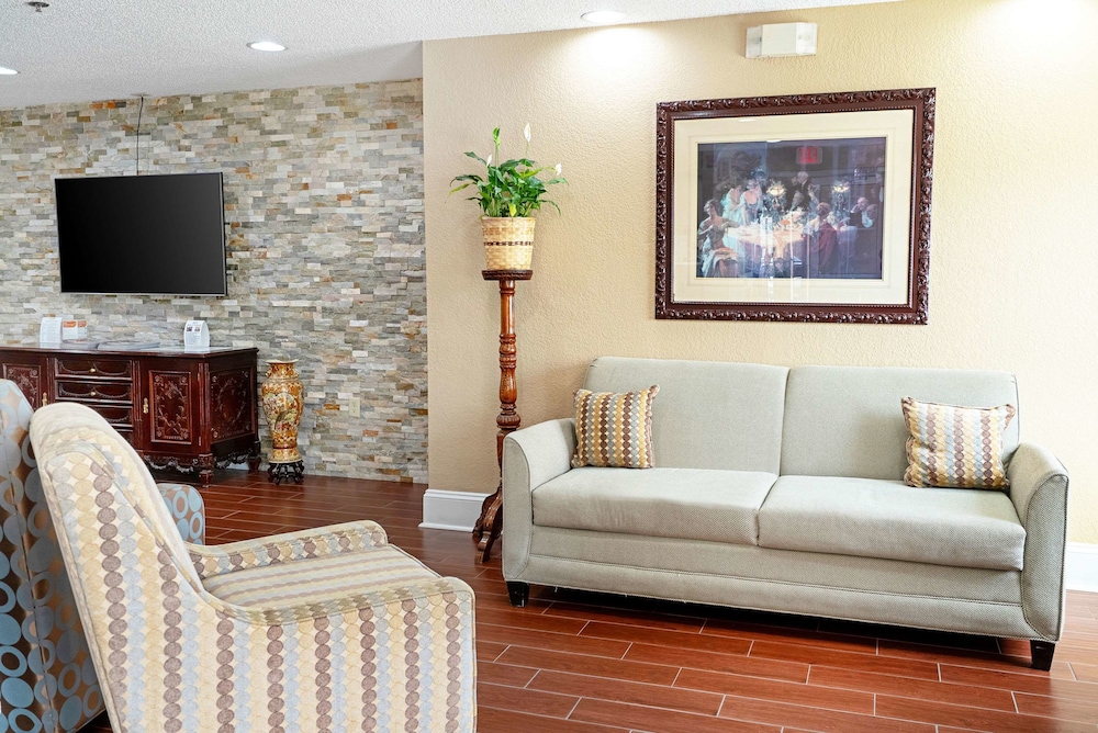 Quality Inn & Suites Robbinsville NC 22/37