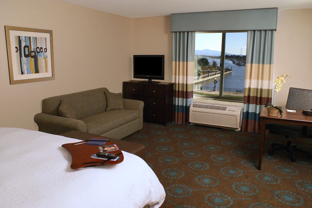 Hampton Inn and Suites Suisun City Waterfront 31/50