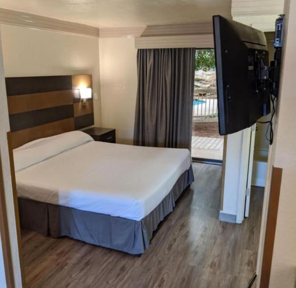 Atrium Inn Fort Stockton 2/21