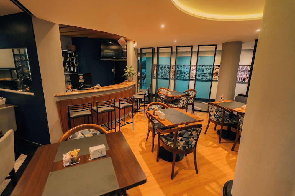 Hotel Serrano 47/54