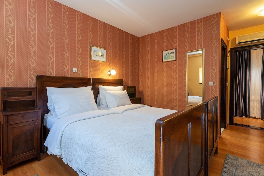 Hotel Pasike 13/77