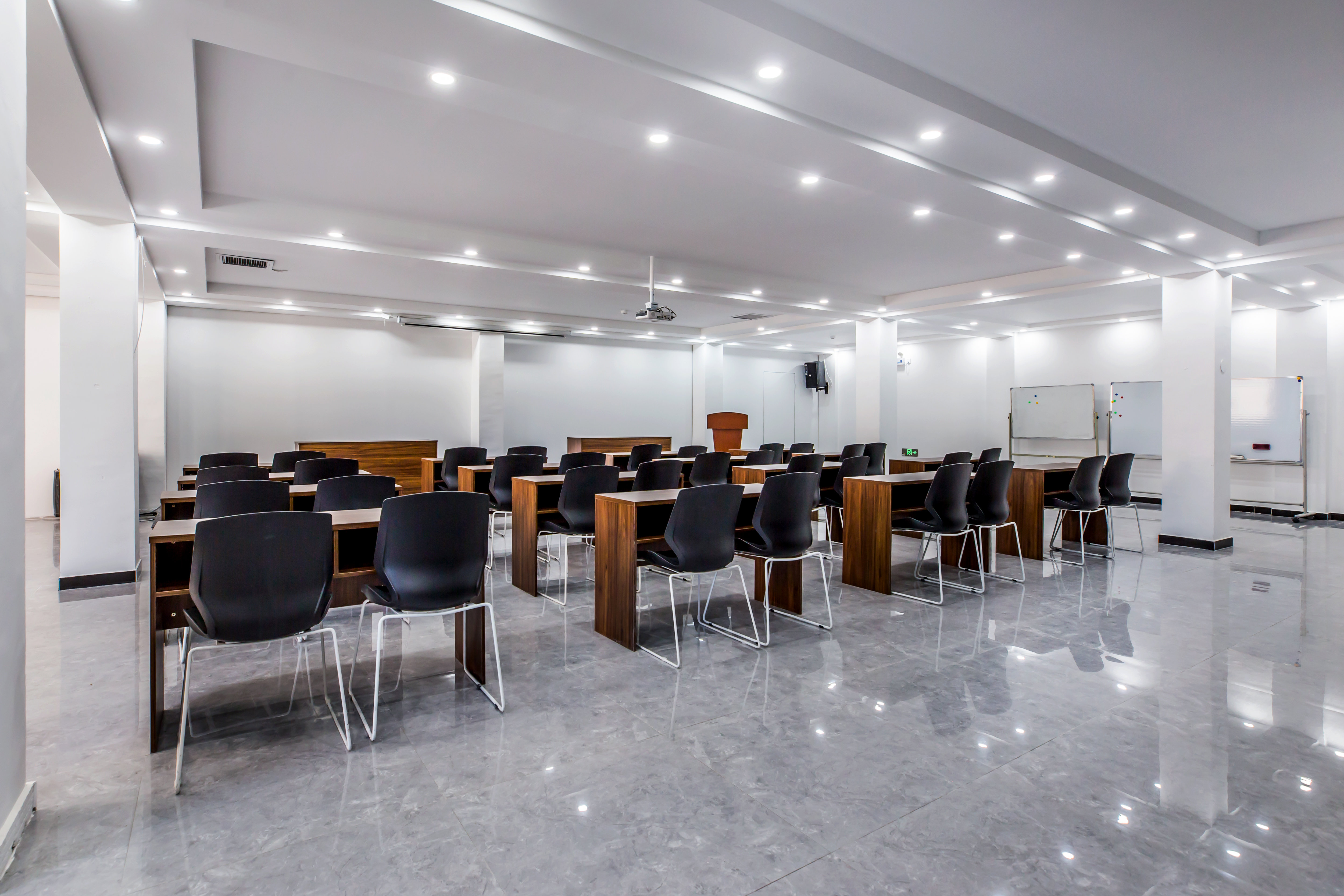 HOLIDAY INN EXPRESS CHENGDE DOWNTOWN 79/86