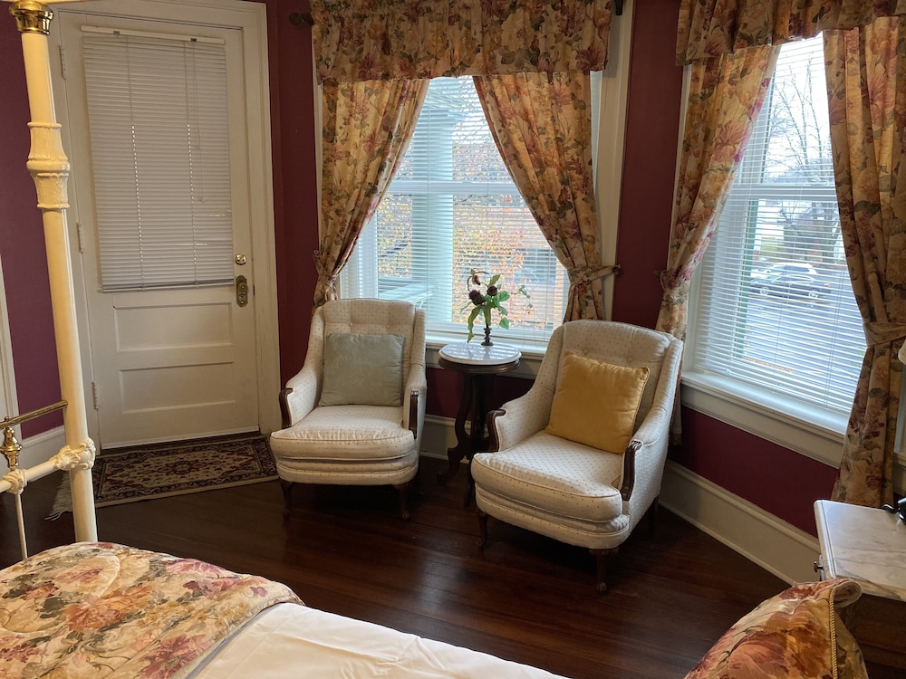 Inn at 835 Boutique Hotel 33/50
