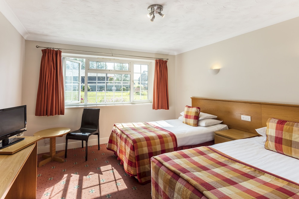 Roydon Marina Village Hotel 2/49