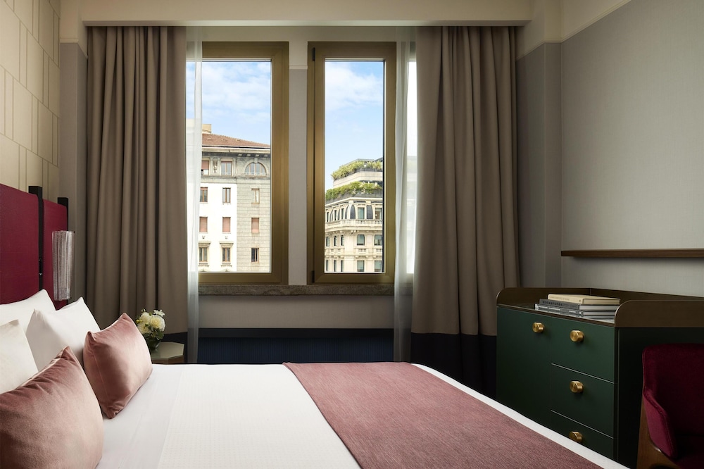 PREMIUM, WITH VIEW