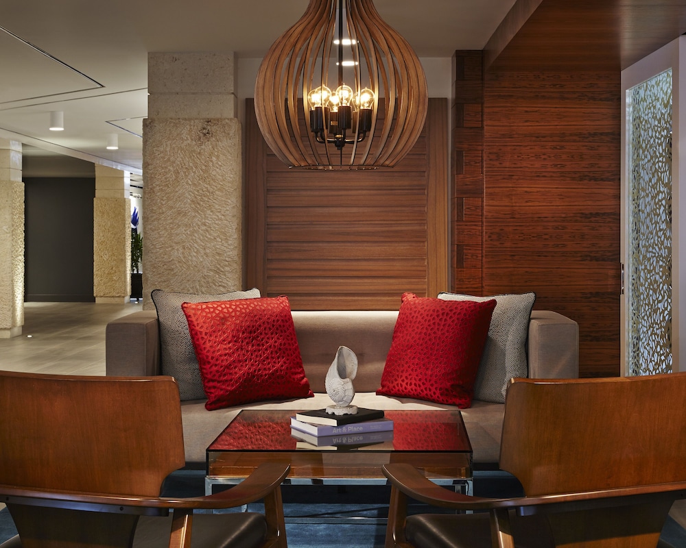 Waterstone Resort And Marina Curio Collection Ex Waterstone Resort Marina A Doubletree By Hilton 36/56