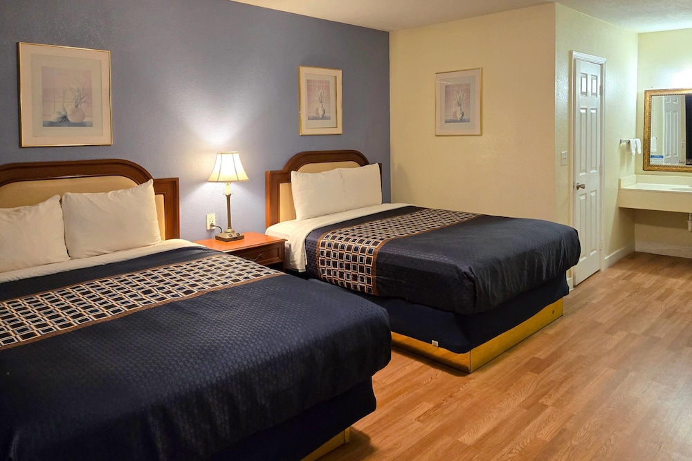 غرفة قياسية بسريرين كوين، Rodeway Inn & Suites Blythe I-10, CA 2/10