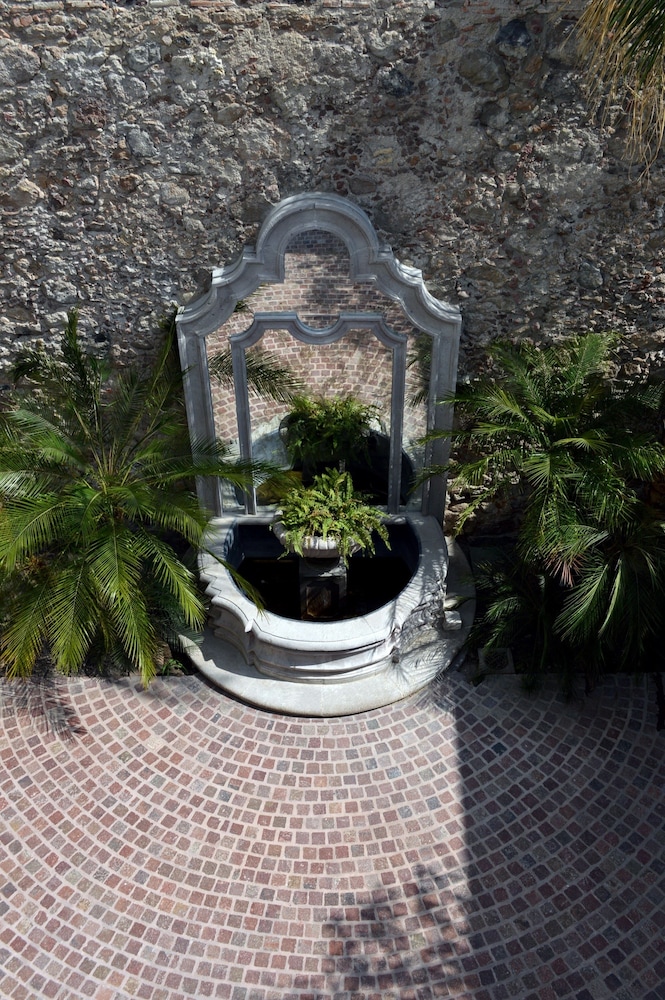 Hotel Casa Blanca 7 63/68