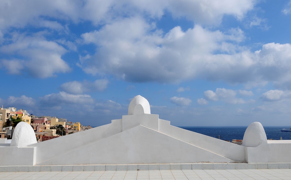 Hotel Omiros 48/50