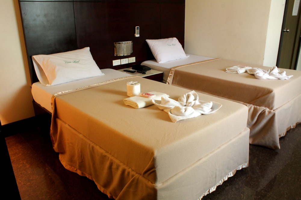Vista Hotel Cubao 12/26