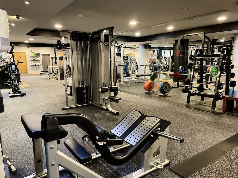 BRIDGE HOUSE HOTEL, LEISURE CLUB & SPA 24/45