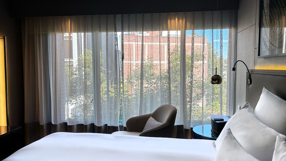 Luxury, King Bed