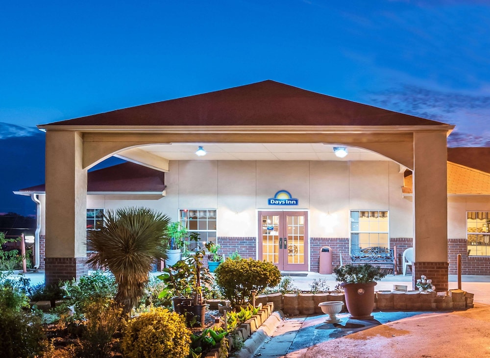 Days Inn by Wyndham Gainesville 9/49