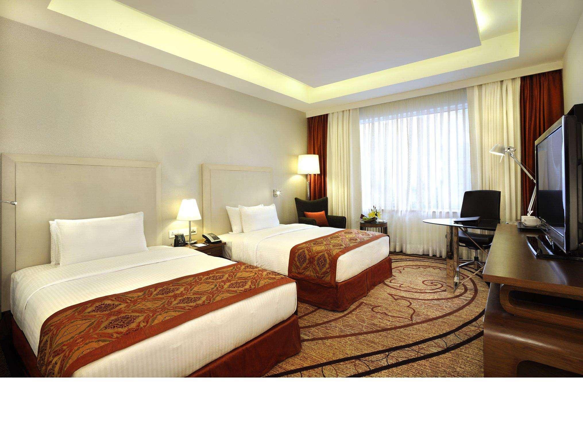 EXECUTIVE, TWIN BEDS, LOUNGE ACCESS