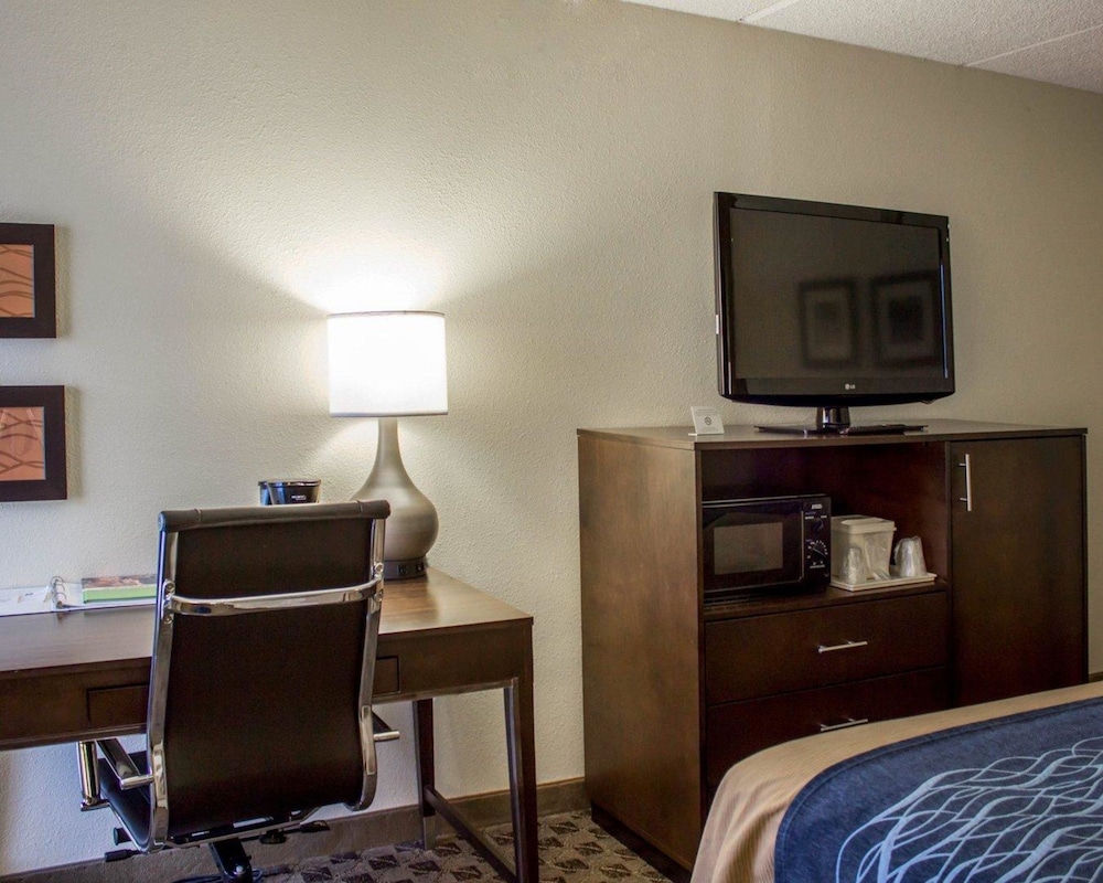 Comfort Inn & Suites Fuquay Varina 34/35