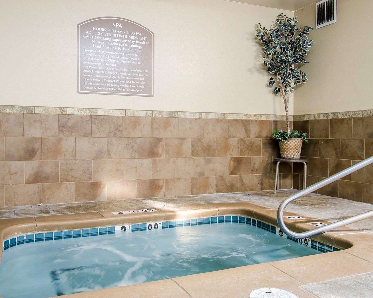 swimming pool spa