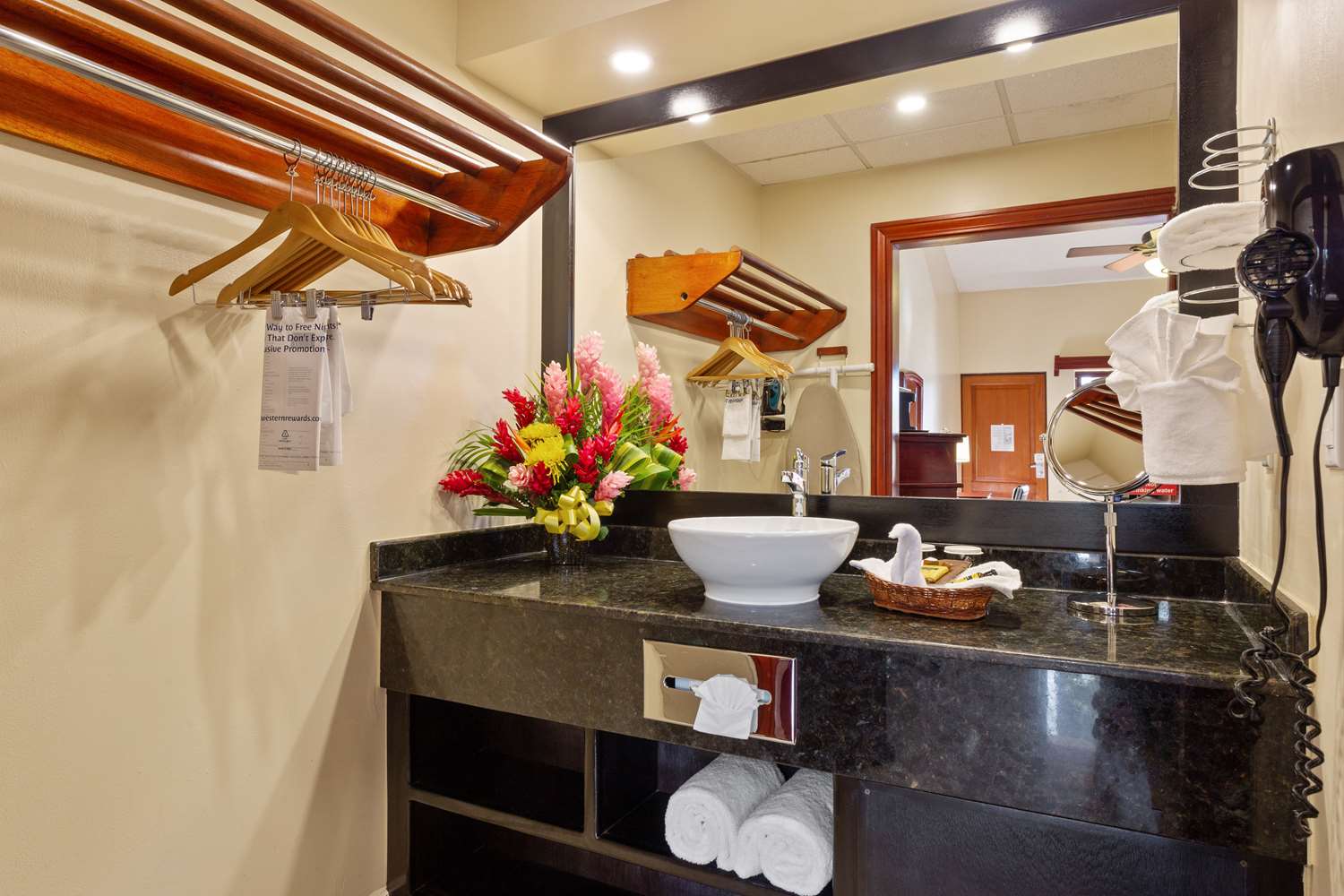 Best Western Plus Belize Biltmore Plaza 9/54