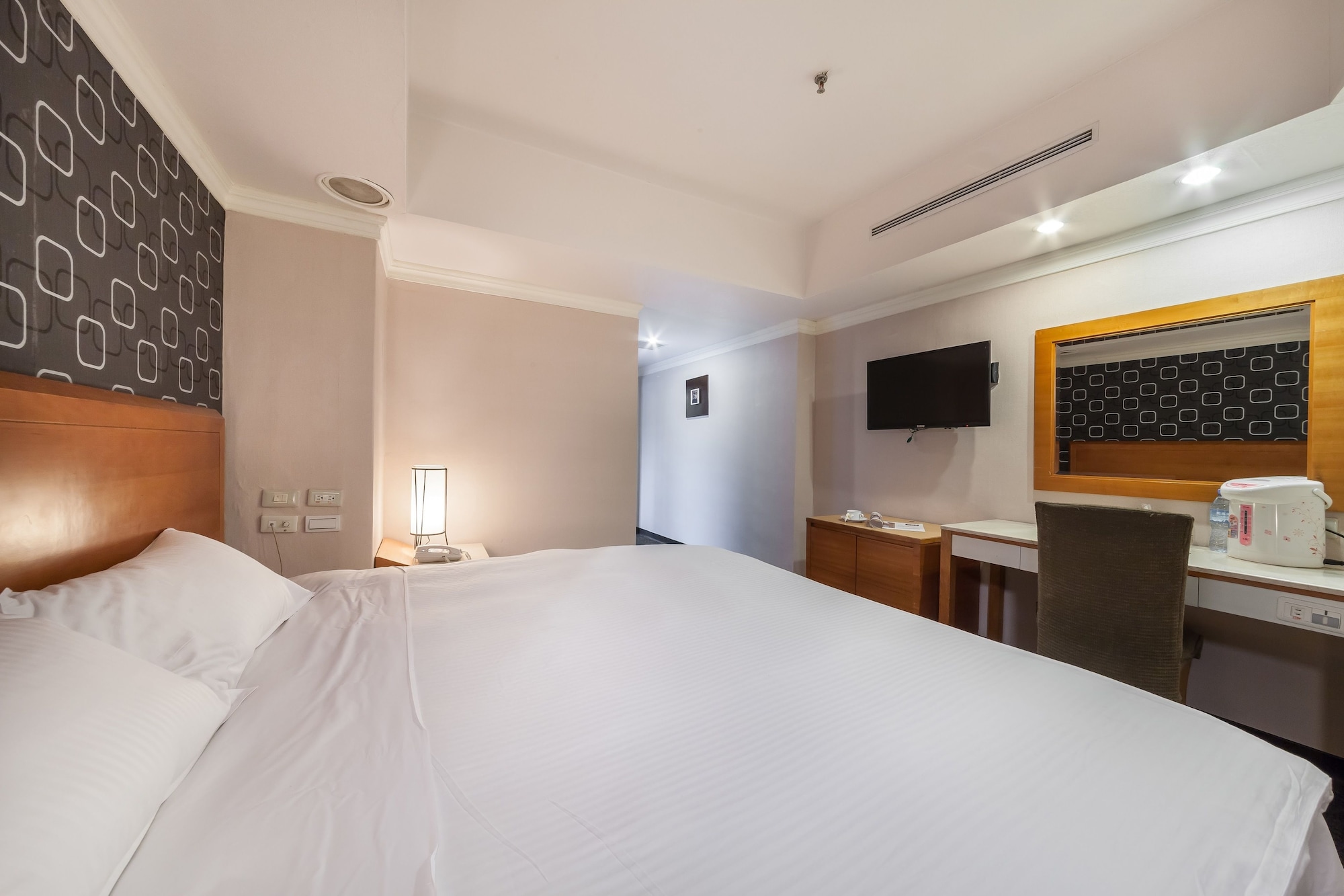 Vip, Queen Bed