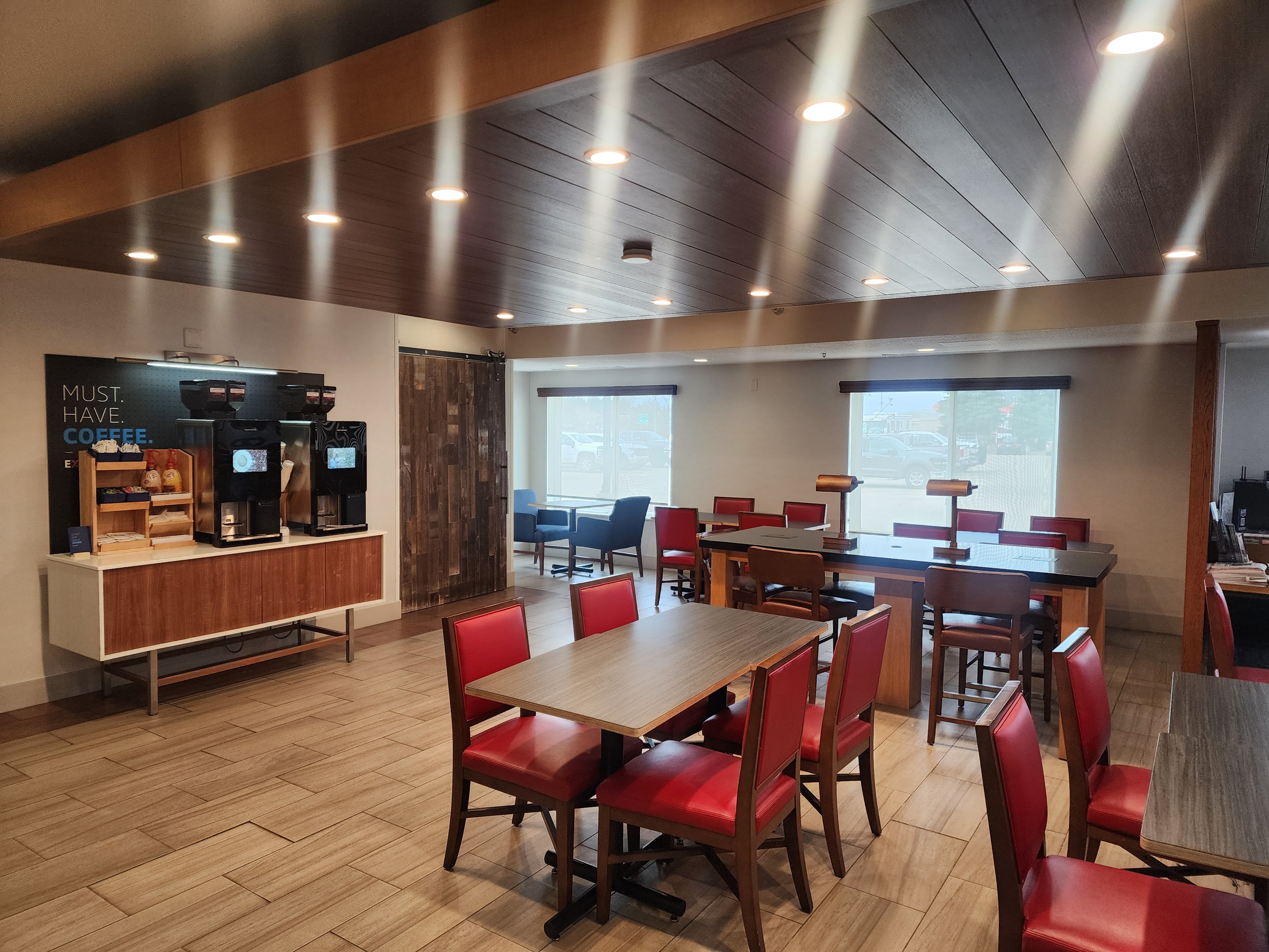 Holiday Inn Express & Suites Dickinson 43/60