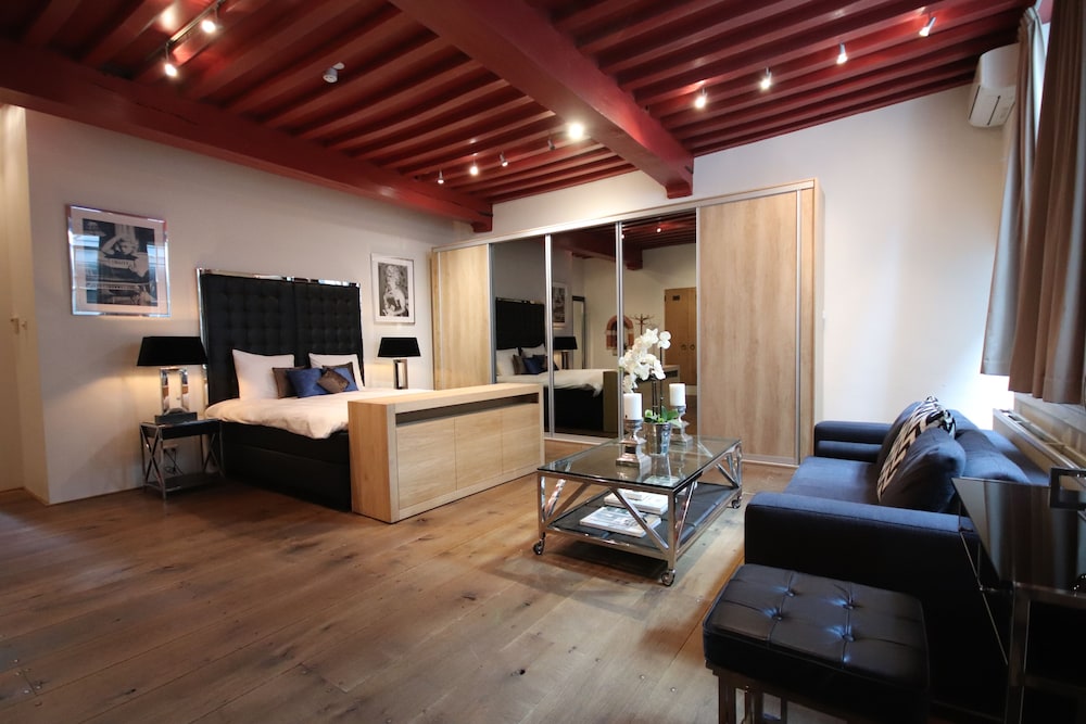 Steenhof Suites 29/50