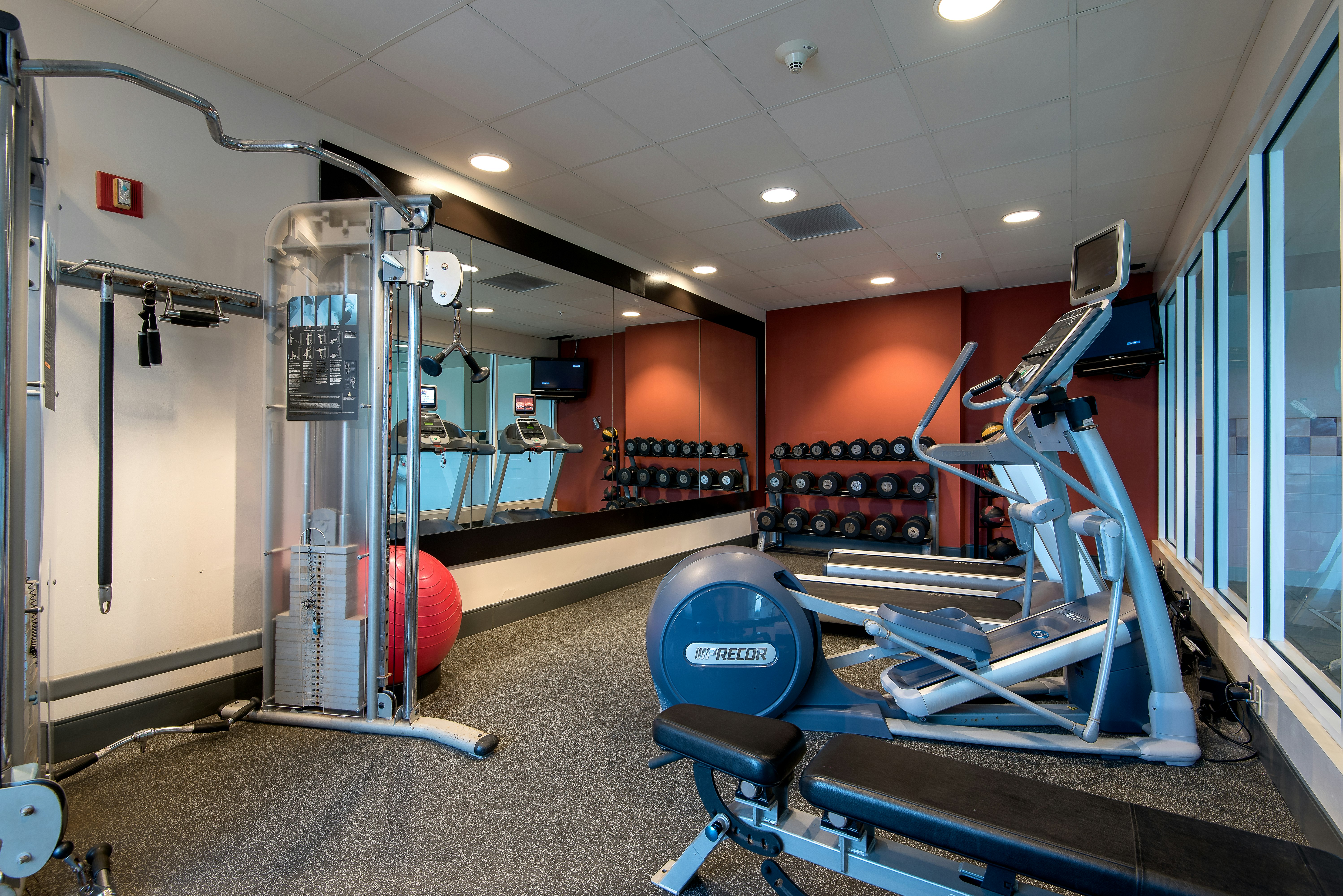 Hilton Garden Inn Baltimore Owings Mills 30/53