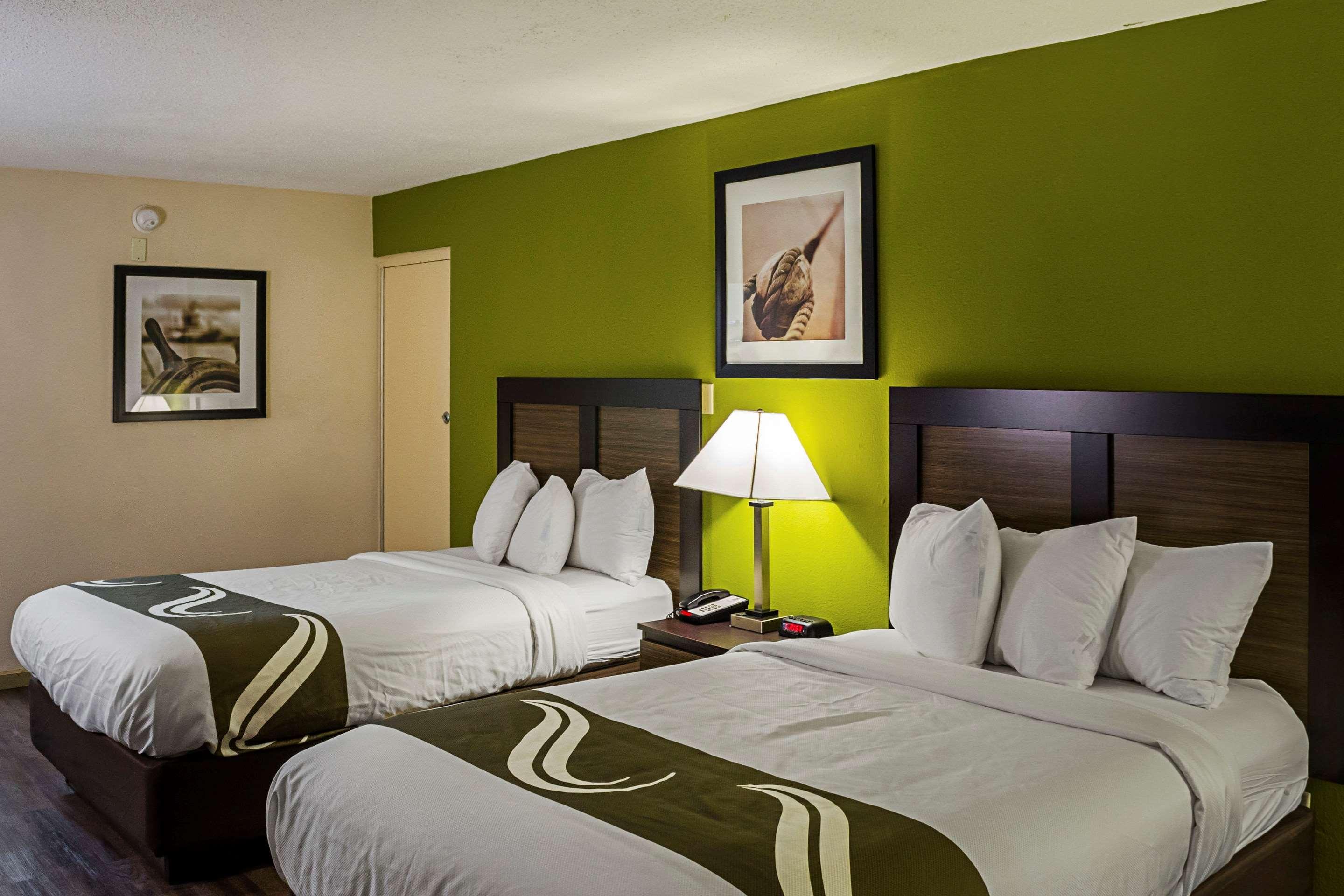 ROOM, 2 DOUBLE BEDS