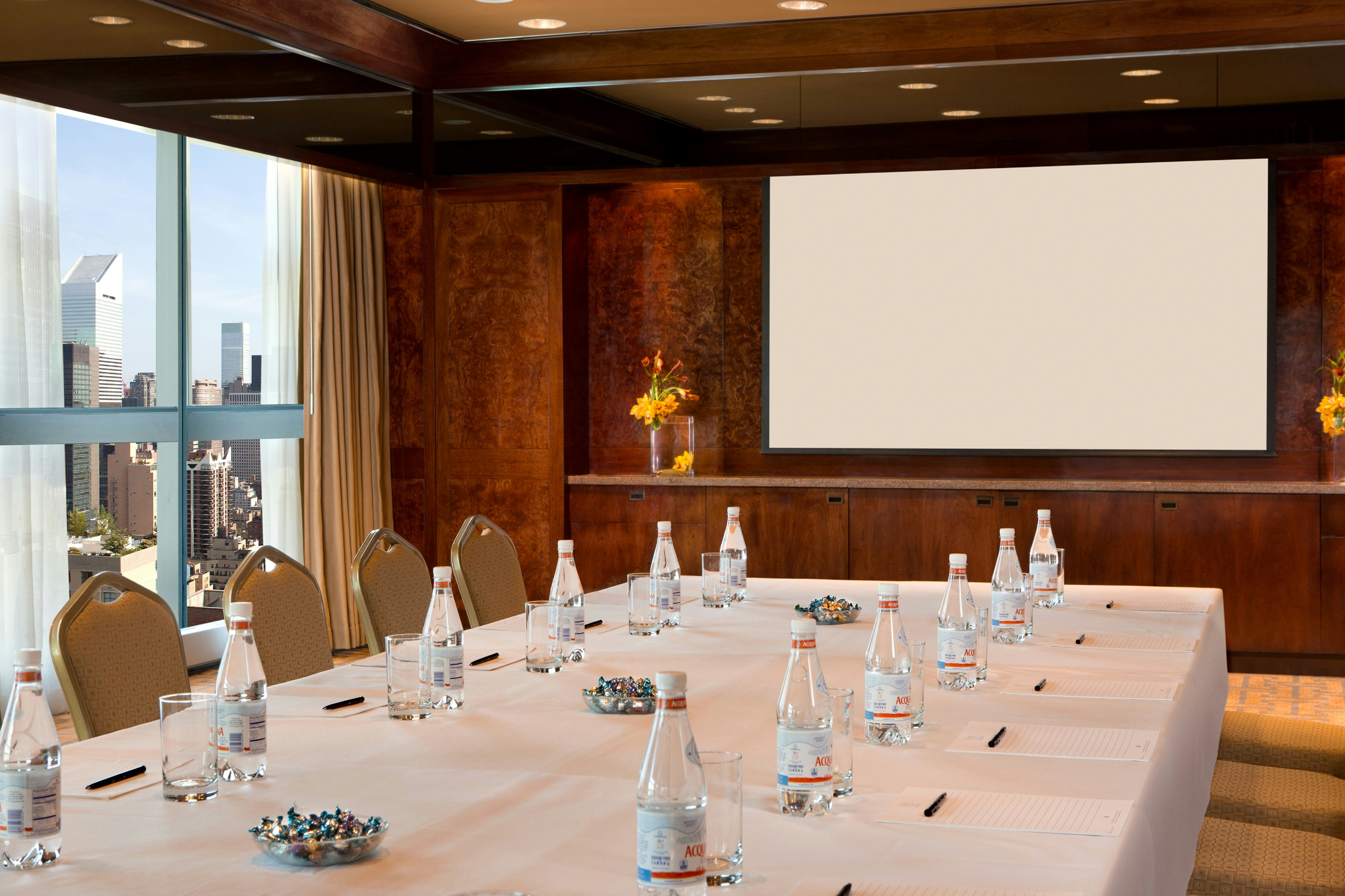 Millennium Hilton New York ONE UN Plaza 60/72