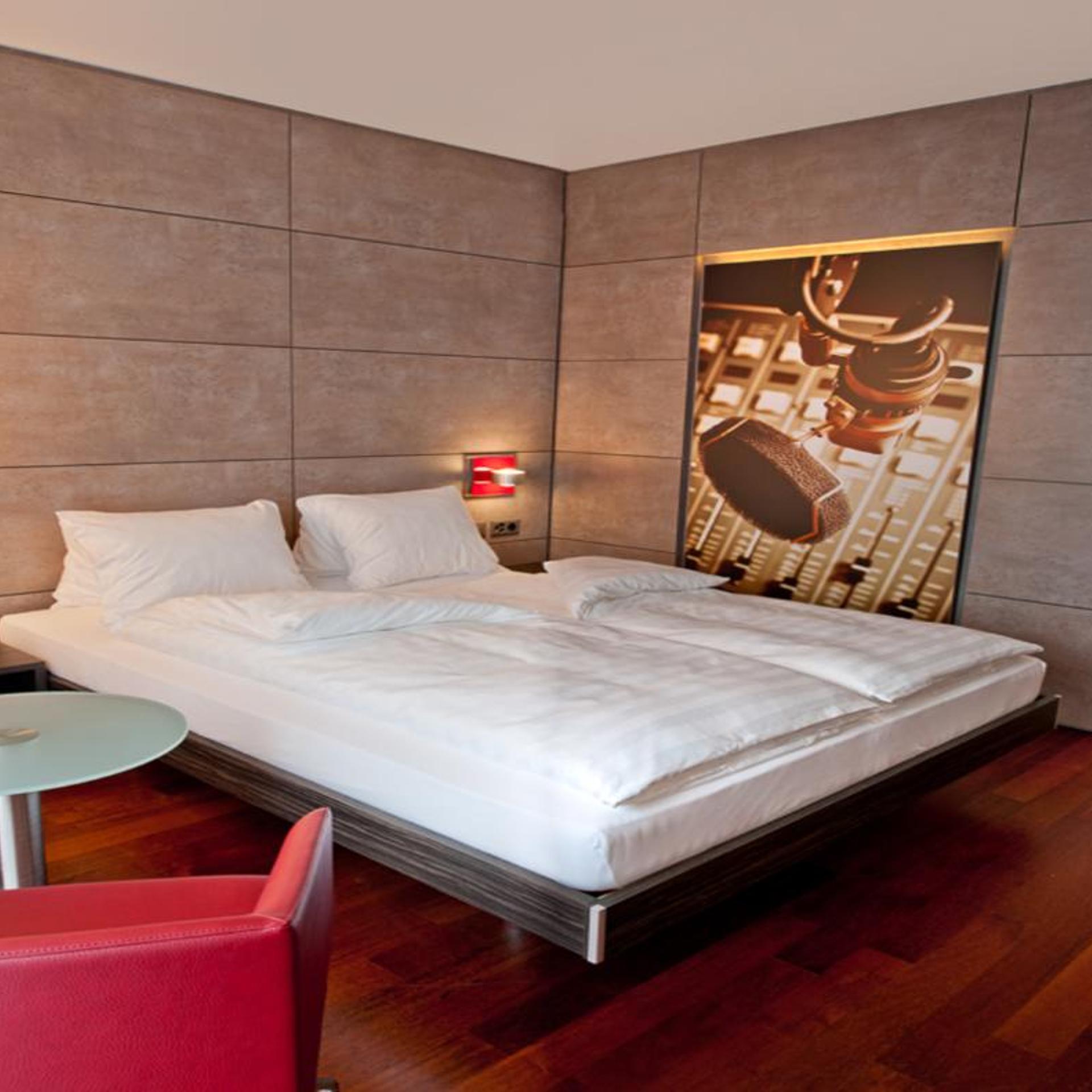 Room, Double Bed, Street Side View