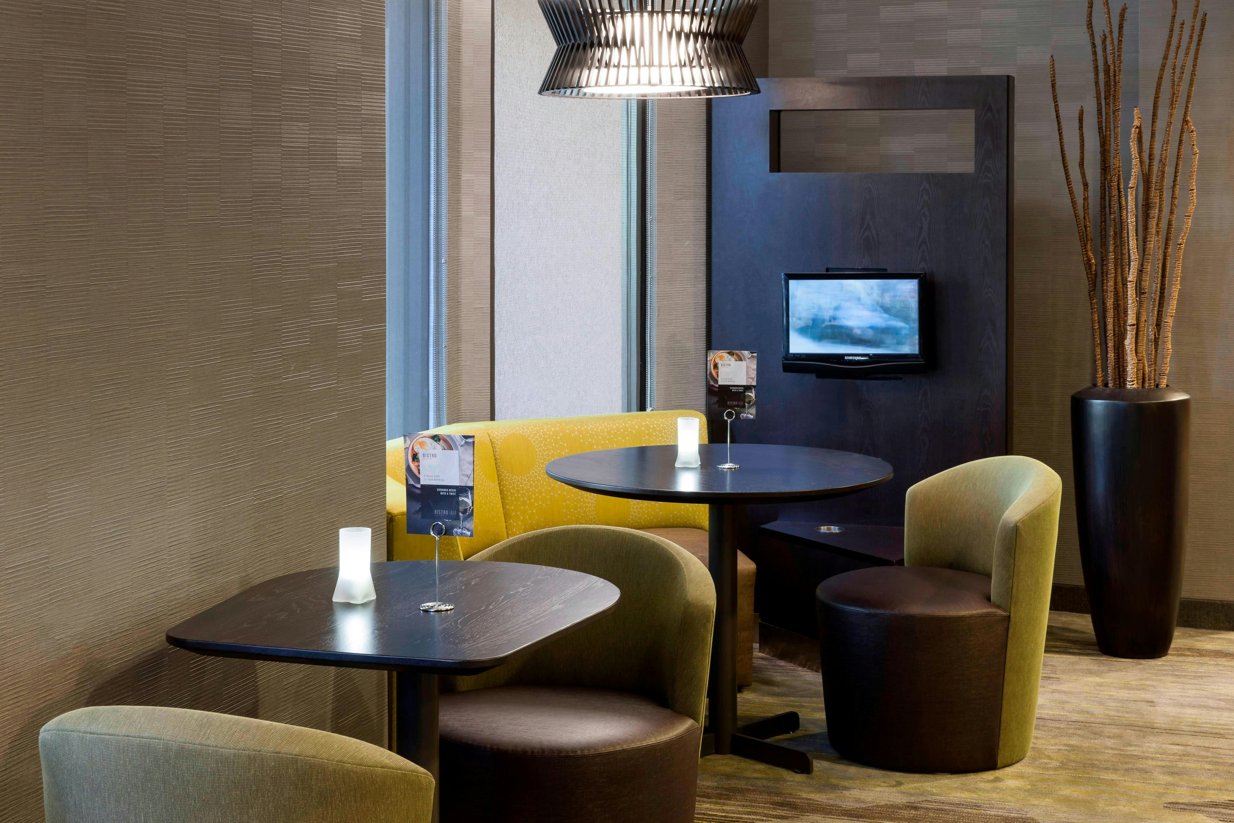 Courtyard by Marriott Pensacola 16/18