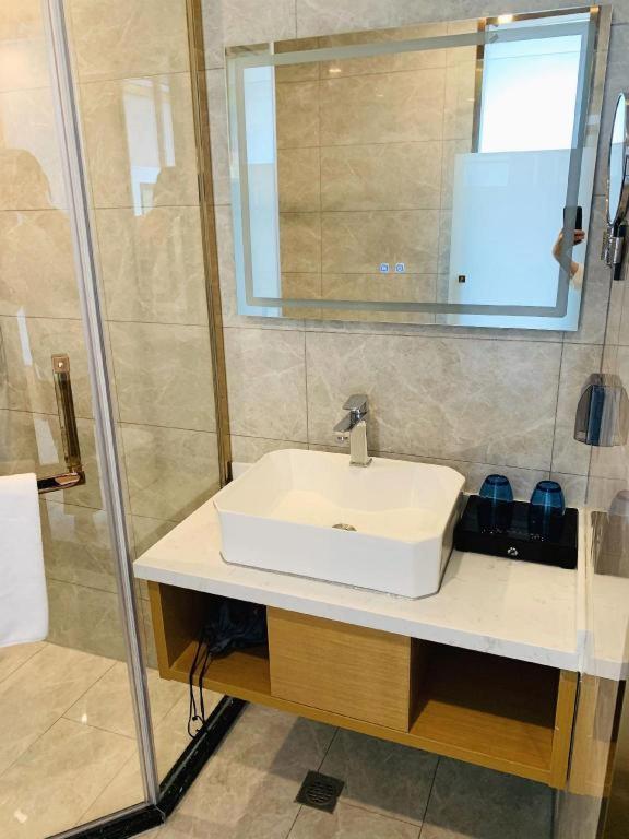 GreenTree Inn Qingdao Laixi High-speed Railway Station Shenzhen Road Express Hotel 42/47