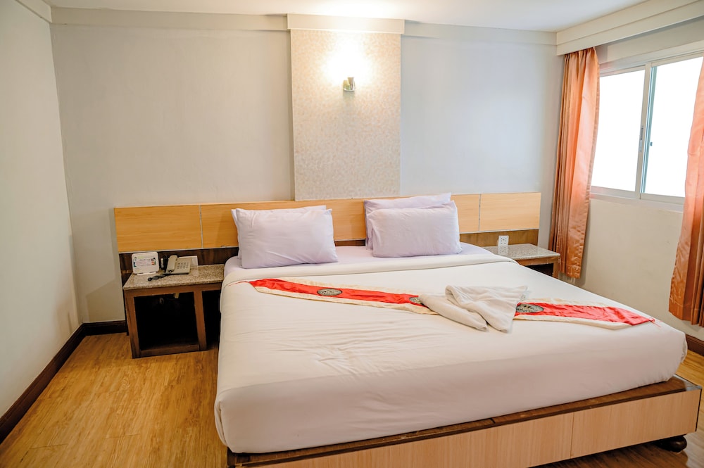Satit Grand View Hotel 6/30