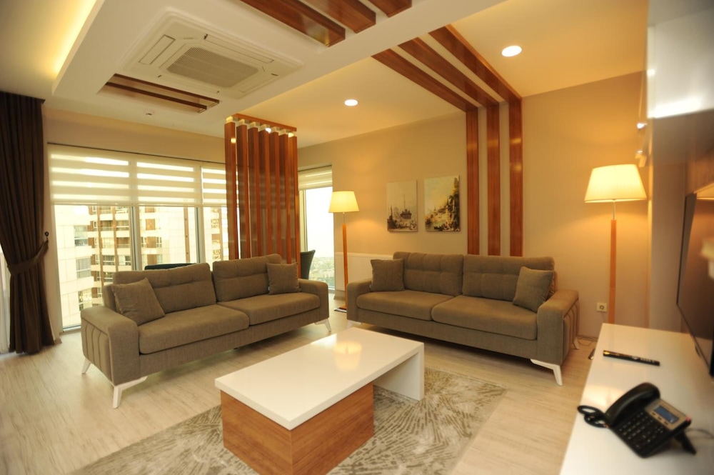 QAMAR PRESTIGE SUITES 36/49