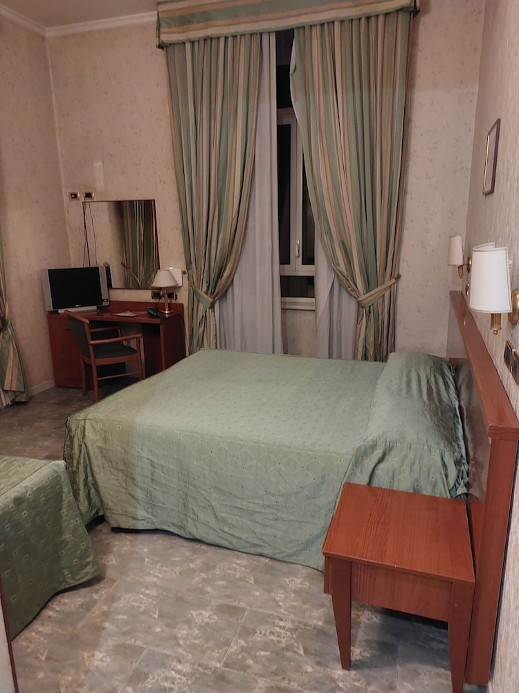 Hotel Dina 29/53