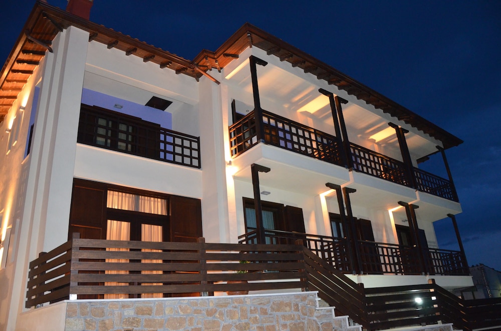 Helianthus Guesthouse 2/50