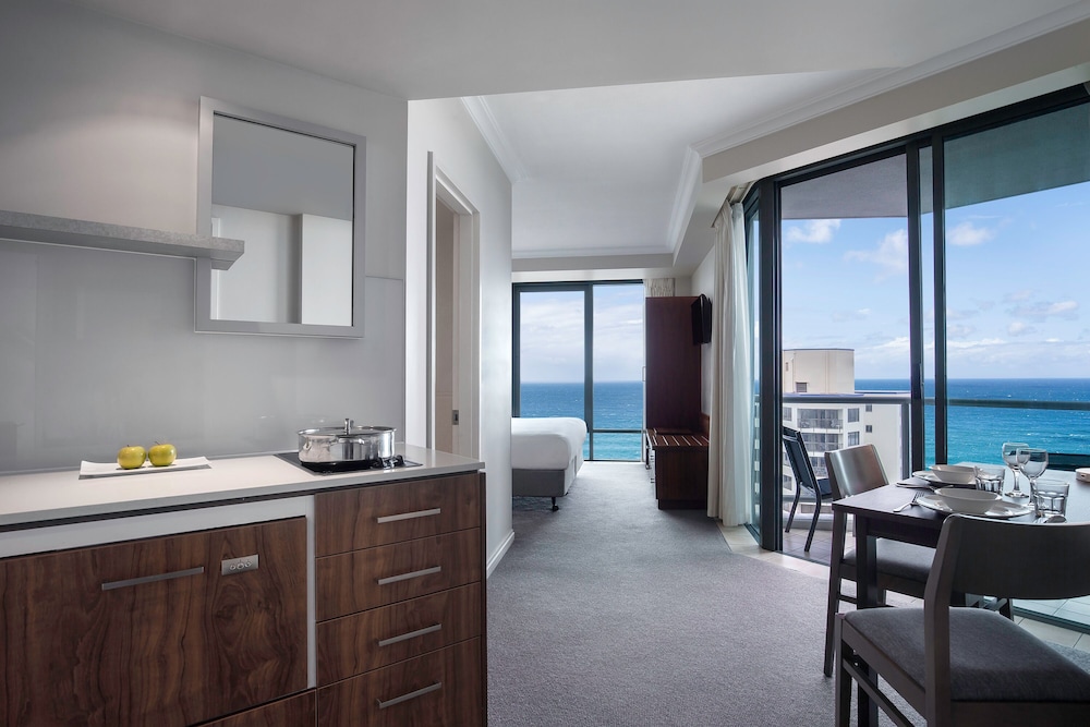 Mantra Legends Surfers Paradise 76/76