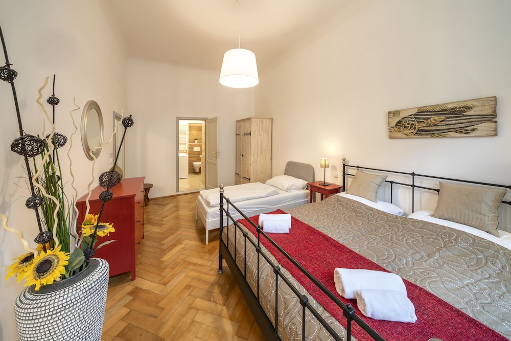 Old Town Aparthotel Michalska 24/75